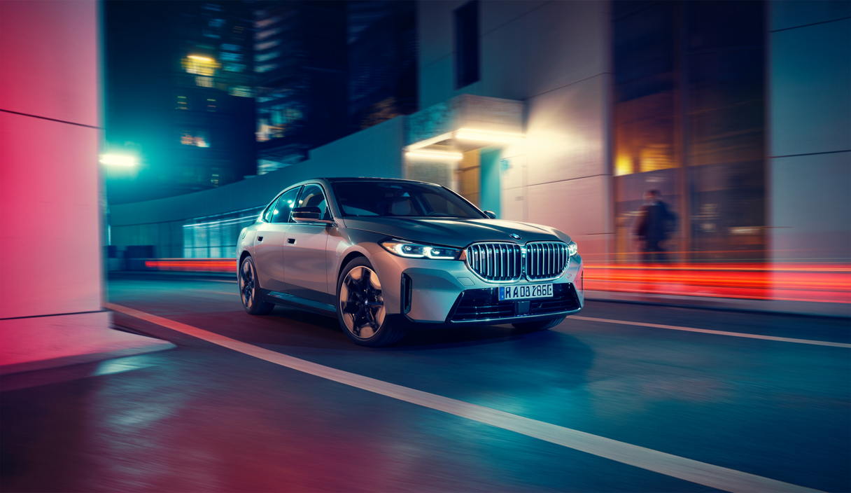 Image du BMW i5 xDrive40 électrique alliant puissance et design distinctif