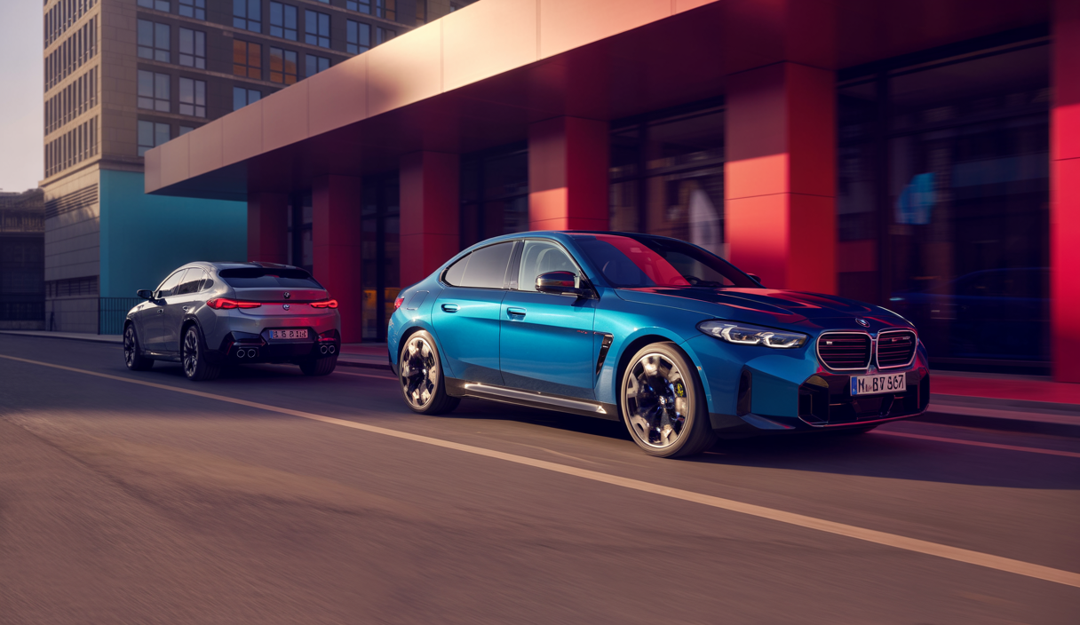 Gamme 2025 BMW M avec modèles sportifs puissants combinant maniabilité agile et confort luxueux dans un environnement dynamique
